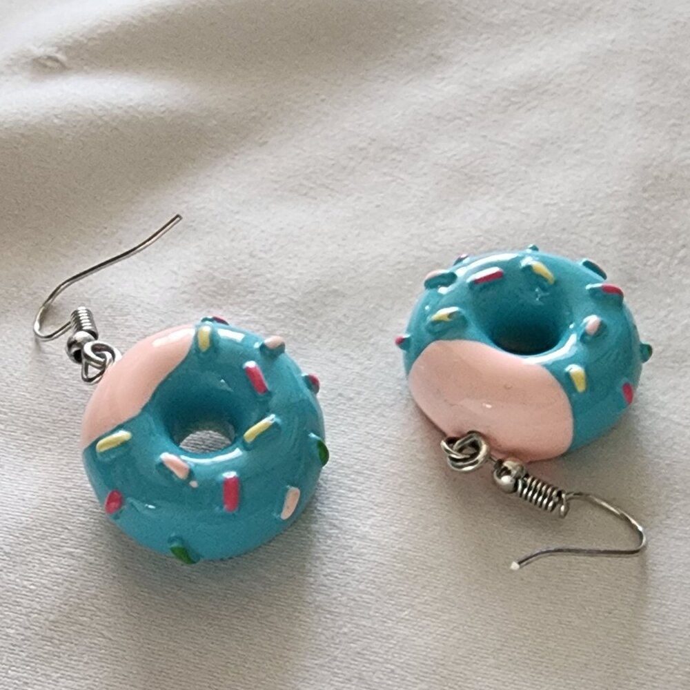 Adorable donut earings